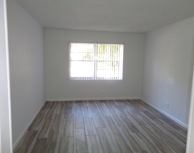 4394 Nw 9th Avenue - Photo Thumbnail 11