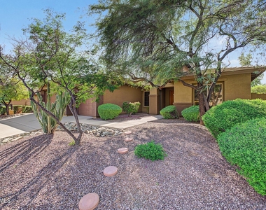 41008 N Republic Way - Photo Thumbnail 8