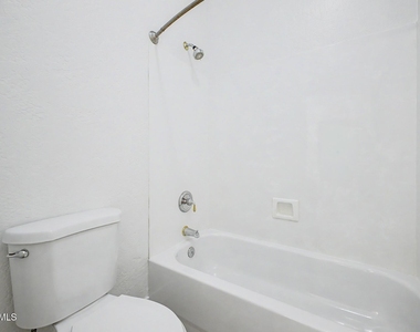 41008 N Republic Way - Photo Thumbnail 40