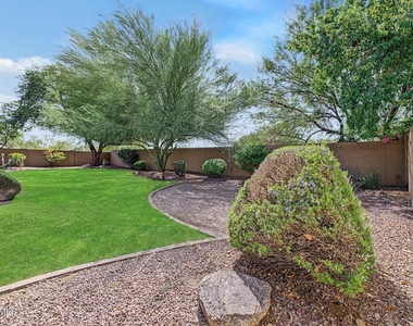 41008 N Republic Way - Photo Thumbnail 45