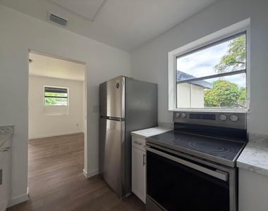 1721 Ne 52nd Street - Photo Thumbnail 4