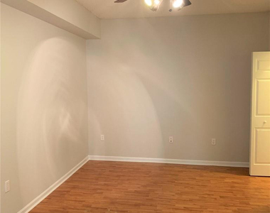 533 Ne 3rd Avenue - Photo Thumbnail 5