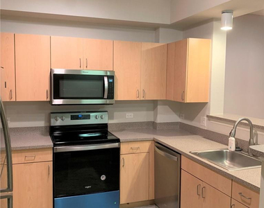 533 Ne 3rd Avenue - Photo Thumbnail 1