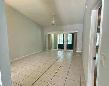 2054 Sw Silver Pine Way - Photo Thumbnail 10