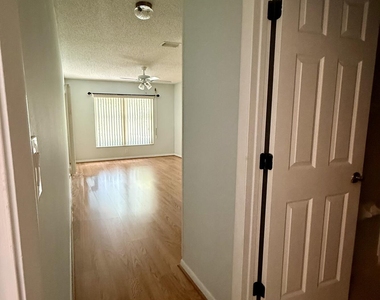 2054 Sw Silver Pine Way - Photo Thumbnail 14