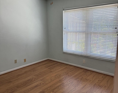 2054 Sw Silver Pine Way - Photo Thumbnail 18