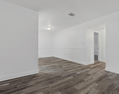 12658 Kenwood Lane - Photo Thumbnail 5