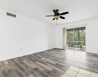 12658 Kenwood Lane - Photo Thumbnail 2