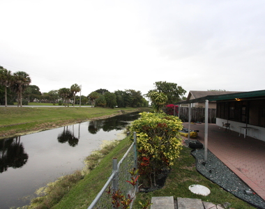 22965 Sw 56th Avenue - Photo Thumbnail 6