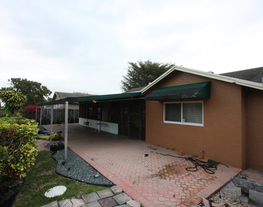 22965 Sw 56th Avenue - Photo Thumbnail 8