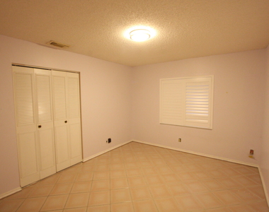 22965 Sw 56th Avenue - Photo Thumbnail 3