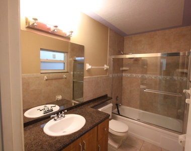 22965 Sw 56th Avenue - Photo Thumbnail 5