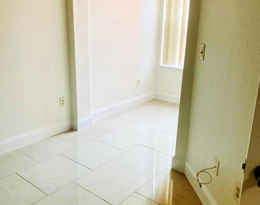 100 Sw Peacock Boulevard - Photo Thumbnail 10