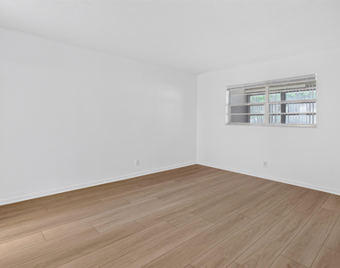 5061 W Oakland Park Boulevard - Photo Thumbnail 6