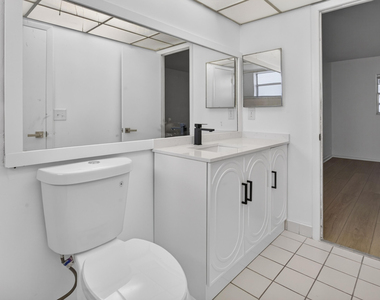 5061 W Oakland Park Boulevard - Photo Thumbnail 9