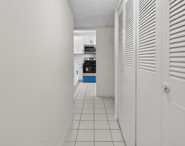 5061 W Oakland Park Boulevard - Photo Thumbnail 11