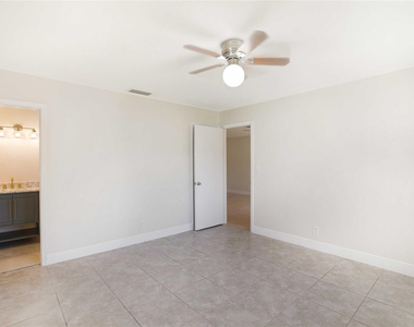 7831 Nw 71st Court - Photo Thumbnail 13