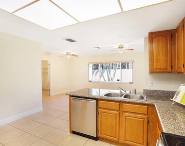 7831 Nw 71st Court - Photo Thumbnail 10