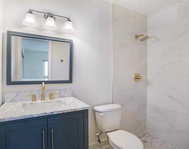 7831 Nw 71st Court - Photo Thumbnail 11