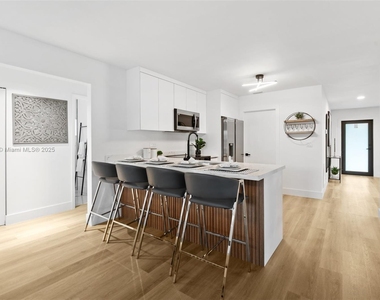 679 Sw 17th Court - Photo Thumbnail 3