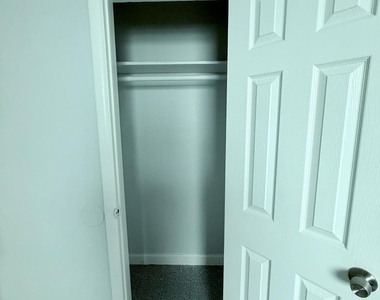 1007 N Tamarind Avenue - Photo Thumbnail 8