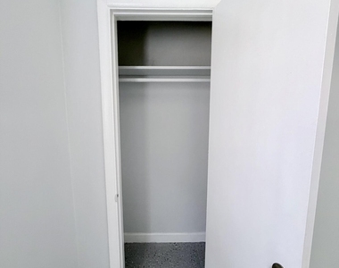 1007 N Tamarind Avenue - Photo Thumbnail 5