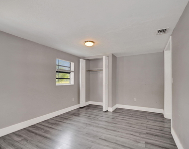 8224 Nw 1st Place - Photo Thumbnail 23