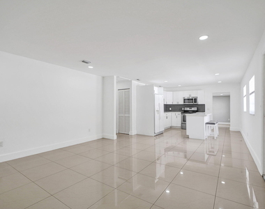 8224 Nw 1st Place - Photo Thumbnail 1