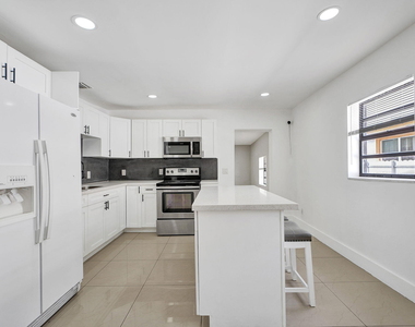 8224 Nw 1st Place - Photo Thumbnail 10
