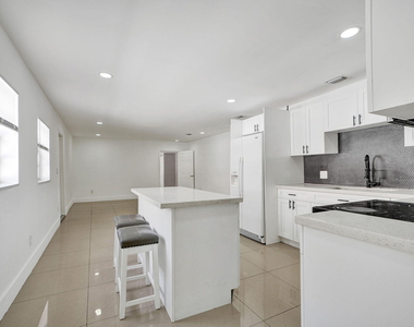 8224 Nw 1st Place - Photo Thumbnail 6