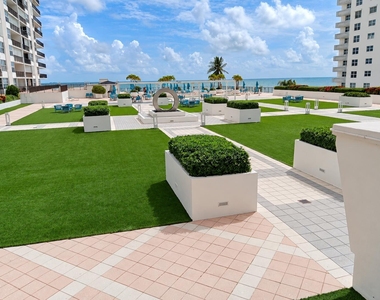 4280 Galt Ocean Drive - Photo Thumbnail 12