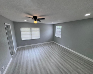 11001 Royal Palm Boulevard - Photo Thumbnail 6