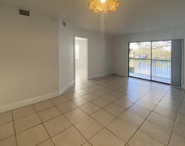 9000 Nw 28th Drive - Photo Thumbnail 7