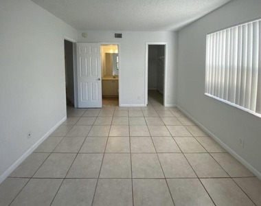 9000 Nw 28th Drive - Photo Thumbnail 13