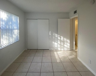 9000 Nw 28th Drive - Photo Thumbnail 16
