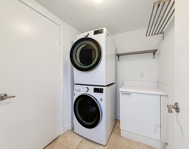 14951 Royal Oaks Lane - Photo Thumbnail 6
