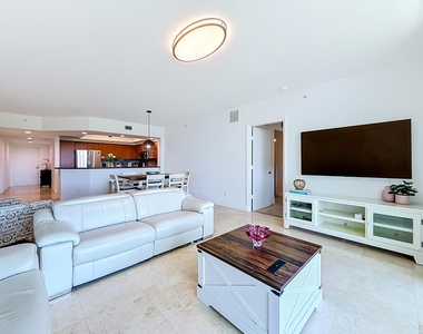 14951 Royal Oaks Lane - Photo Thumbnail 22