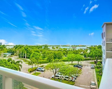 14951 Royal Oaks Lane - Photo Thumbnail 28