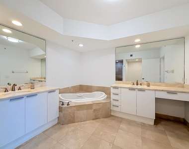 14951 Royal Oaks Lane - Photo Thumbnail 13