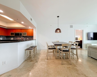 14951 Royal Oaks Lane - Photo Thumbnail 20