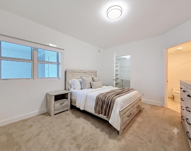 14951 Royal Oaks Lane - Photo Thumbnail 5