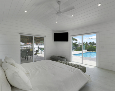 2443 E Edgewater Drive - Photo Thumbnail 28