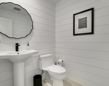 2443 E Edgewater Drive - Photo Thumbnail 44