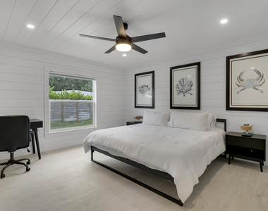 2443 E Edgewater Drive - Photo Thumbnail 39