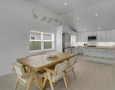2443 E Edgewater Drive - Photo Thumbnail 18