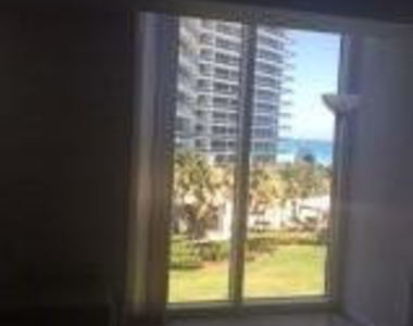 10275 Collins Avenue - Photo Thumbnail 2