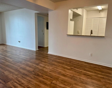 1450 Se 3rd Avenue - Photo Thumbnail 1