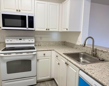 1450 Se 3rd Avenue - Photo Thumbnail 3