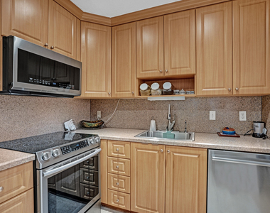 338 Seville O - Photo Thumbnail 21