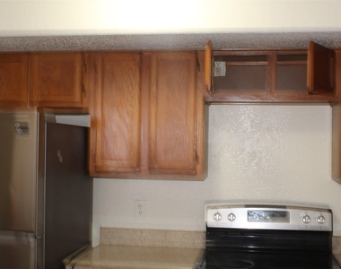 9809 Walnut Street - Photo Thumbnail 1